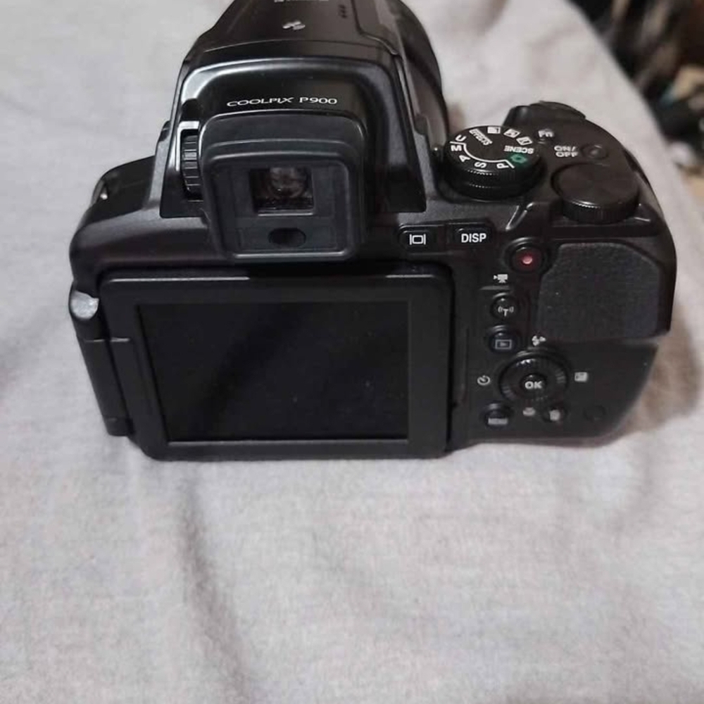 Nikon Black Digital Camera Professional Quality - Picture 3 of 9